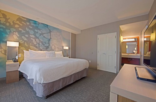 East Garden City Hotel | Courtyard Westbury Long Island