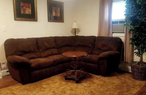 Penbrook House | Cozy 1 bed/1 bath fully furnished ished apartment