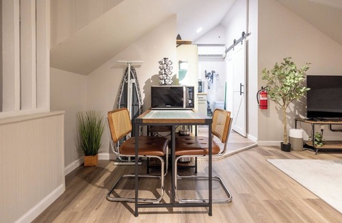 Hawthorne Apartment | Cozy 1 Bed, In-Unit Laundry, Pets, Parking, Fios, Safe, Quiet, Bidet