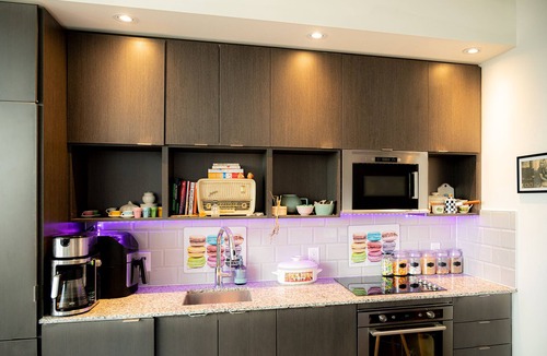Church and Wellesley Condo | Cozy 1-bedroom condo in Toronto with WiFi, fitness, Pool, Hot Tub, Steam & Sauna