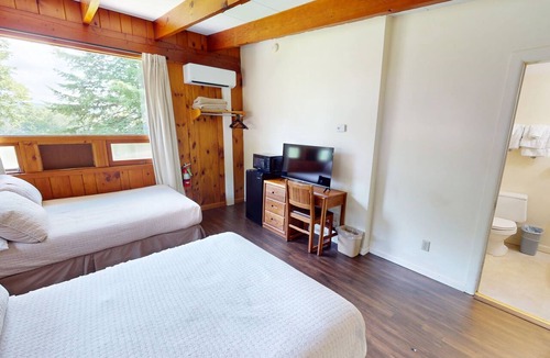Hamilton Hotel | Cozy 1-bedroom hotel room in serene Hamilton - #305 Mohawk