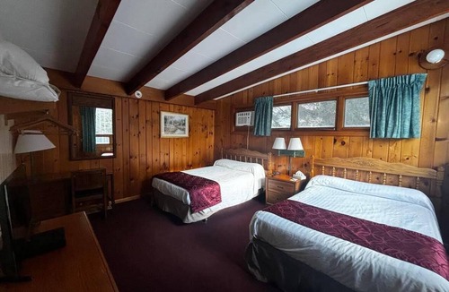 Hamilton Hotel | Cozy 1-bedroom hotel room in fantastic Hamilton - #320 Shenandoah