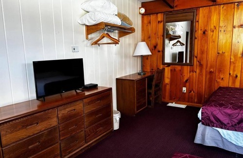 Hamilton Hotel | Cozy 1-bedroom hotel room in welcoming Hamilton - #322 Shenandoah