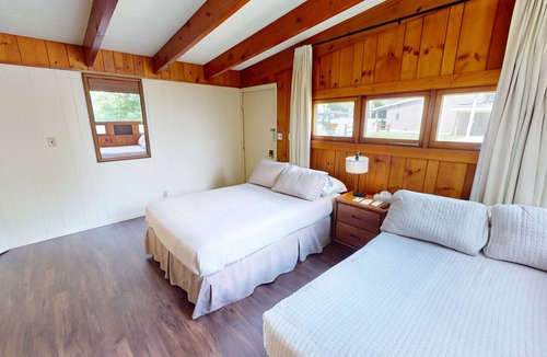 Hamilton Hotel | Cozy 1-bedroom hotel room in awesome Hamilton - #327 Susquehanna