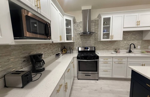 Mars House | Cozy 1-bedroom in a well ventilated and stylish basement.