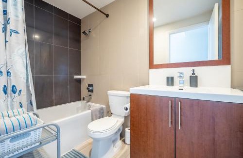 Willowdale Apartment | Cozy 1 BR & Den Condo in North York Free Parking