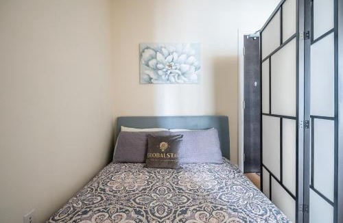 Willowdale Apartment | Cozy 1 BR & Den Condo in North York Free Parking