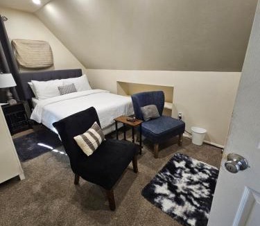 Elmont House | Cozy 111