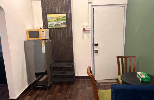 Khar Apartment | Cozy 1BHK apartment at off Linking road, in enchanting Bandra west, Mumbai.