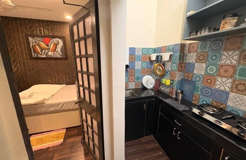 Khar Apartment | Cozy 1BHK apartment at off Linking road, in enchanting Bandra west, Mumbai.