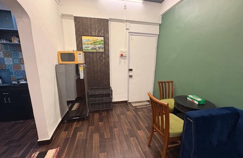 Khar Apartment | Cozy 1BHK apartment at off Linking road, in enchanting Bandra west, Mumbai.