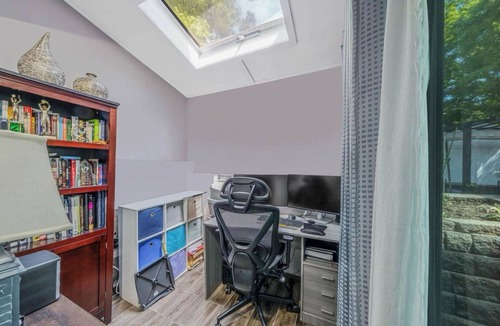 West Hills House | Cozy 1BR Artist Den Near Oheka Castle & Huntington Village