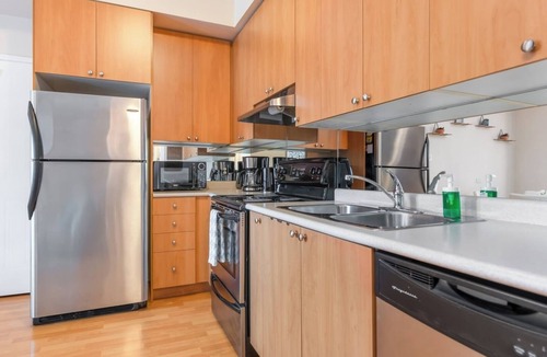 Churchill Meadows Condo | Cozy 1BR Townhome Apartment