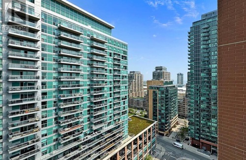 King West Village Apartment | Cozy 2-bedroom 2 bathroom apartment with fitness room, WiFi in Downtown Toronto
