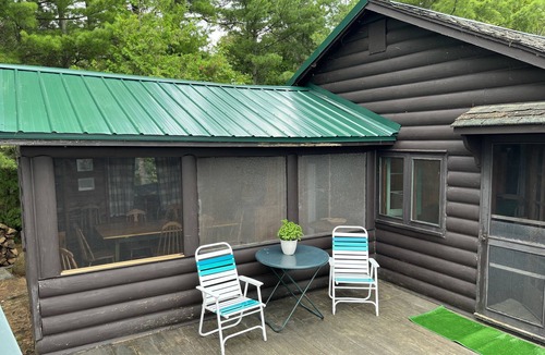Pointe au Baril Cottage | Cozy 2-bedroom cottage in Pointe au Baril