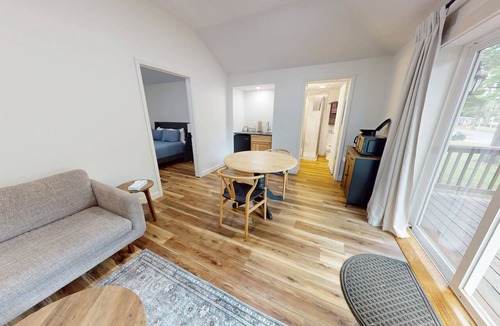 Hamilton Cabin | Cozy 2-bedroom cabin in peaceful Hamilton - #9 Hawthorne Suite