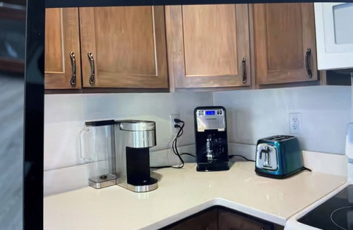 Monaca House | Cozy 2-bedroom house/apartment in tranquil Monaca with AC and close to the River