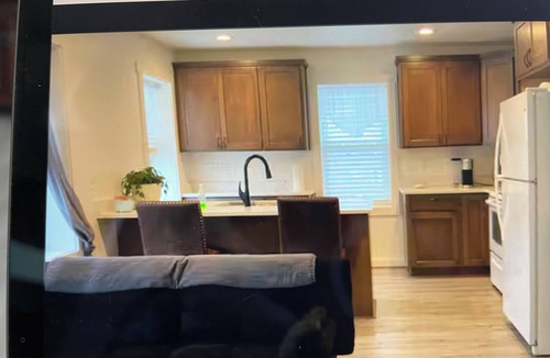 Monaca House | Cozy 2-bedroom house/apartment in tranquil Monaca with AC and close to the River