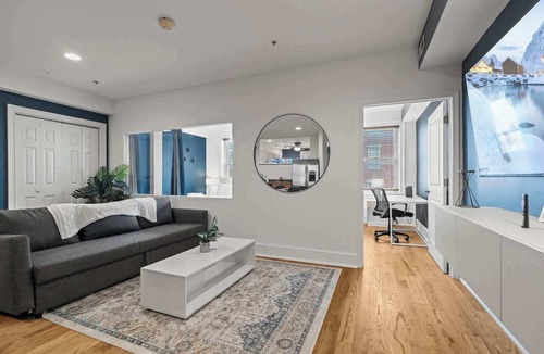 Old City Apartment | Cozy 2BD | Old City | Sleeps 8 | Independence Hall