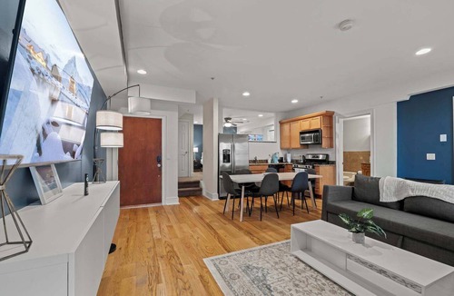 Old City Apartment | Cozy 2BD | Old City | Sleeps 8 | Independence Hall