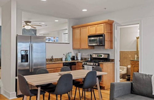 Old City Apartment | Cozy 2BD | Old City | Sleeps 8 | Independence Hall