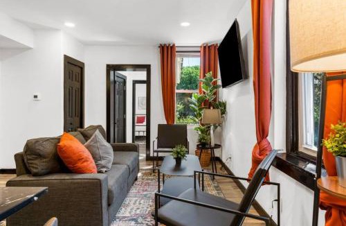 Penn-Knox Apartment | Cozy 2BR,1BA Retreat for 6 with Free Parking in Philly