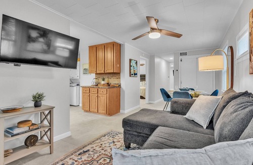 Lakeland Condo | Cozy 2BR Near Lakes & Florida Southern – Private Outdoor BBQ Space in Historic Lakeland