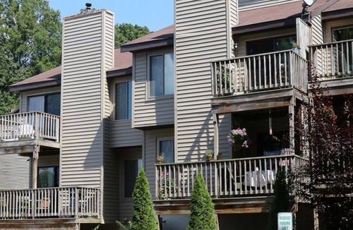 Cheat Lake House | Cozy 2BR Townhouse Near Coopers Rock State Forest