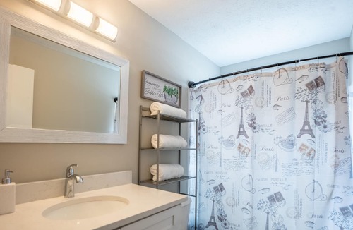 Terrace Park House | Cozy 3/2 Pool Home with Grill and Billiards Table