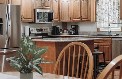 Loysville Cabin | Cozy 3-bedroom cabin with a spacious wrap around deck located in landisburg pa