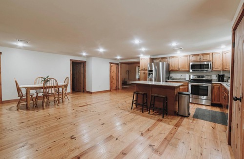 Loysville Cabin | Cozy 3-bedroom cabin with a spacious wrap around deck located in landisburg pa
