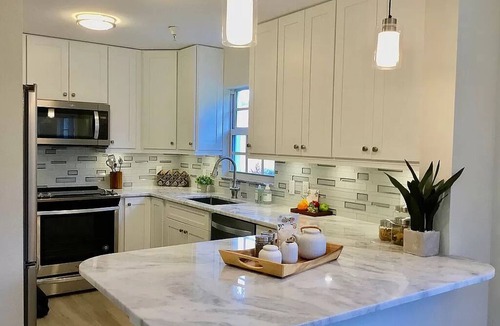 East Naples Condo | Cozy 3-bedroom gated condo with WiFi and pool near historic downtown Naples