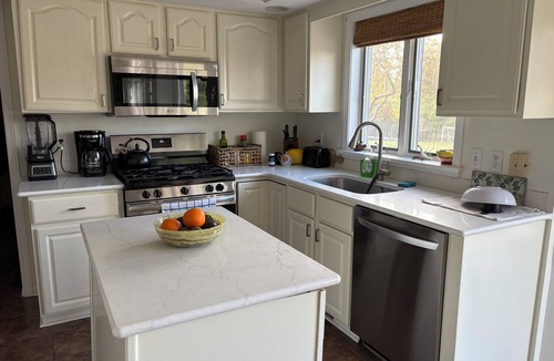 Victor House | Cozy 3-bedroom with newly updated kitchen and living areas for a relaxing stay!
