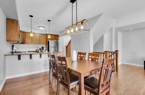 Kitchener House | Cozy 3BR Home with Parking Near Kitchener Attractions