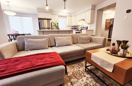 Halton Regional Municipality House | Cozy 4 bedroom Home in Milton GTA