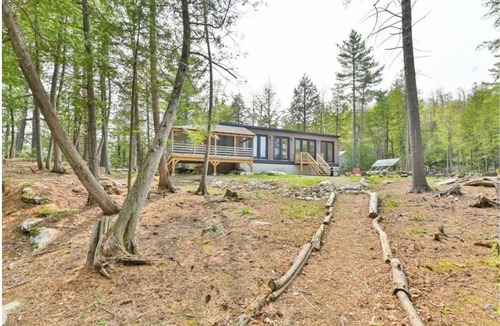 North Frontenac Cottage | Cozy and quiet lakeside cottage with large screened in porch to dine and relax