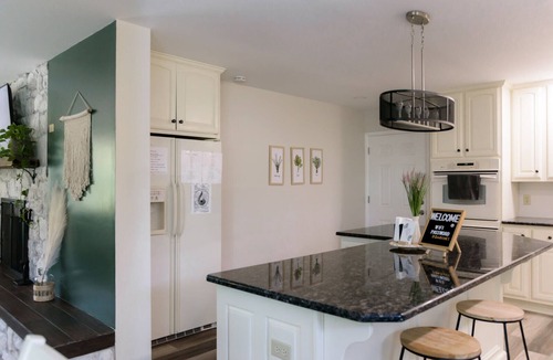 Fisherville House | Cozy and secluded getaway with hot tub & fireplace