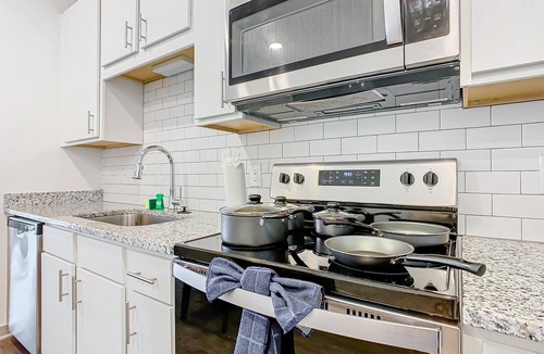 Lake Buena Vista Apartment | Cozy Apartment 10 Mins to Disney