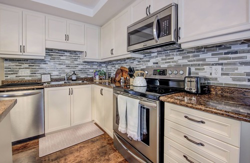Highland West Apartment | Cozy apartment by highway 8