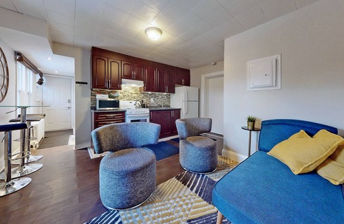 Brampton Apartment | Cozy Apartment in Downtown Brampton ~Walk to restaurants, shopping and Gage Park