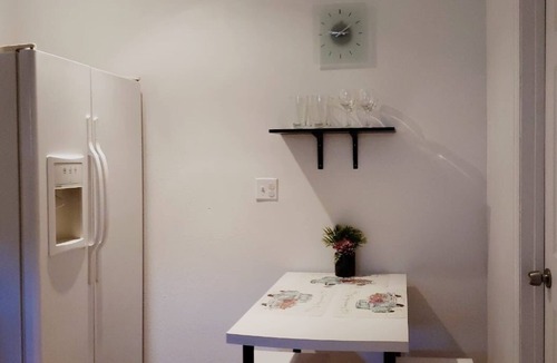 Orlando Apartment | Cozy Apartment in S Orlando, approx. 20 minutes away from Disney and Universal.