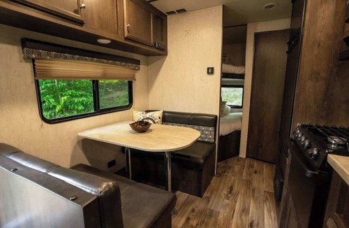 Miller Lake House | Cozy Autumn RV Retreat | Near Tobermory Grotto