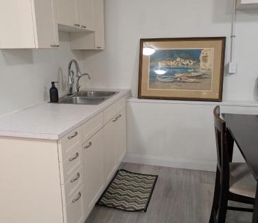 Guelph Apartment | Cozy Bachelor Unit