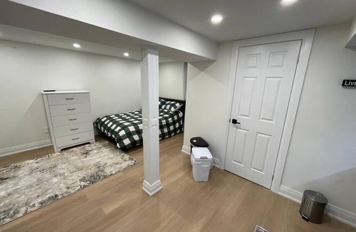 Oakville Apartment | Cozy basement studio apartment