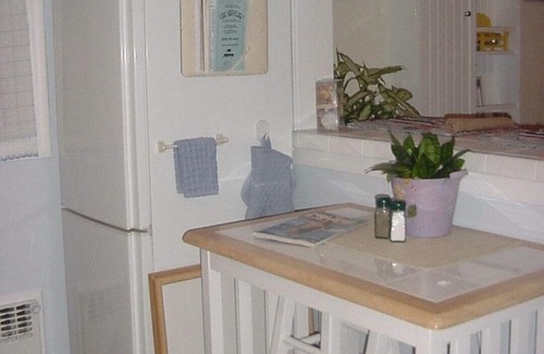 Lido Beach Apartment | Cozy Beach Getaway - 1000' from Ocean/Boardwalk; 6 blocks from LIRR