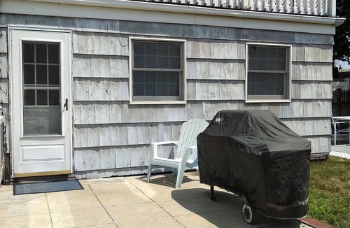 Lido Beach Apartment | Cozy Beach Getaway - 1000' from Ocean/Boardwalk; 6 blocks from LIRR