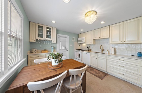 Beach Haven Terrace House | Cozy Beach Haven Terrace Home, 1 Block From Beach, Restaurants & Wawa!