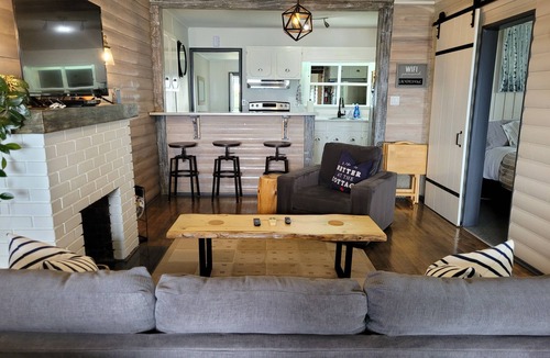 North Bay Cottage | Cozy Beachfront Cottage