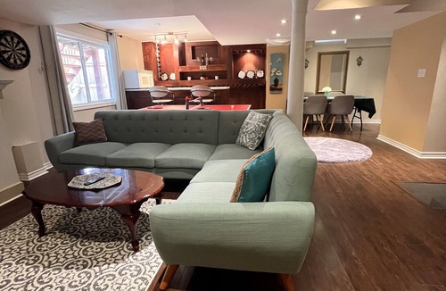 Richmond Hill Apartment | Cozy bedroom Apartment, free wifi, close to trails and lakes,