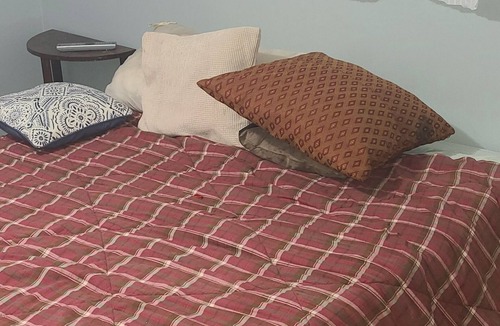 Newmarket House | Cozy Bl1 Bedroom Basment In Newmarket All Amenities + Playstation 4 & Netflix